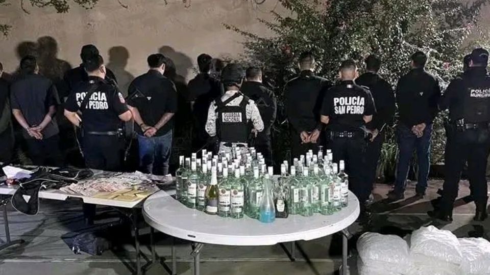 Policía de San Pedro detienen a jóvenes por fiesta clandestina