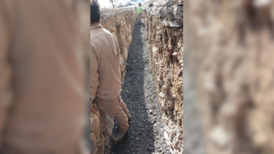 Un obrero, trabajando en la Zanja.
