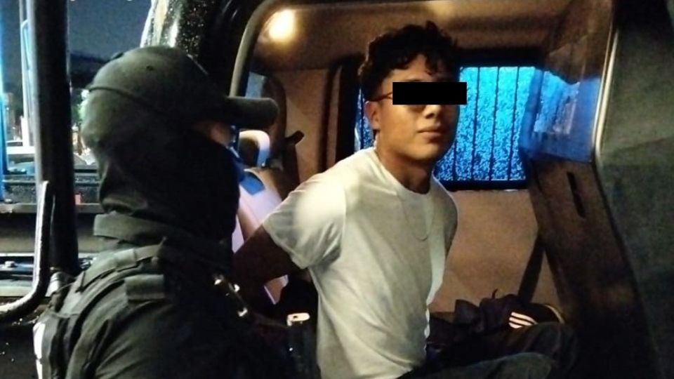 El detenido fue trasladado a las instalaciones de la Policía de Monterrey, donde quedó a disposición del Ministerio Público.