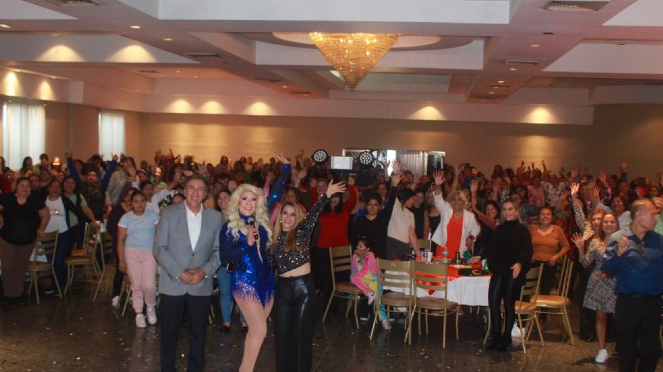 La Fundación 'Por un Apodaca Mejor' llevó a cabo su tradicional posada navideña.