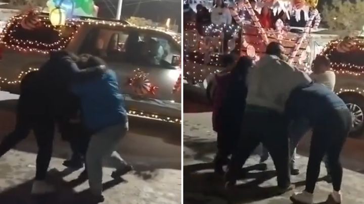 Video: Mujeres pelean por dulces durante desfile navideño en García
