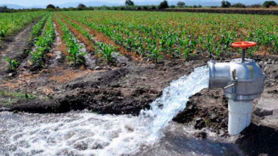 El secretario de Recursos Hidráulicos en Tamaulipas, Raúl Quiroga Álvarez, señaló la urgencia de reformar la Ley de Aguas Nacionales o crear una nueva legislación para mejorar el control del agua.