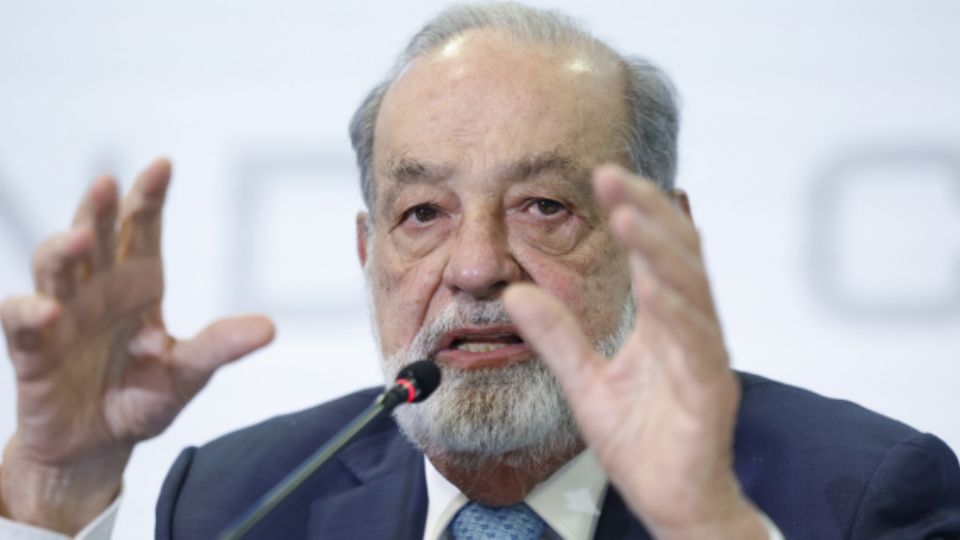 El magnate mexicano, Carlos Slim Helú, afirmó que los aranceles propuestos por el presidente de EU, Donald Trump, acabarían provocando 'una explosión' de la inflación en su propio país.