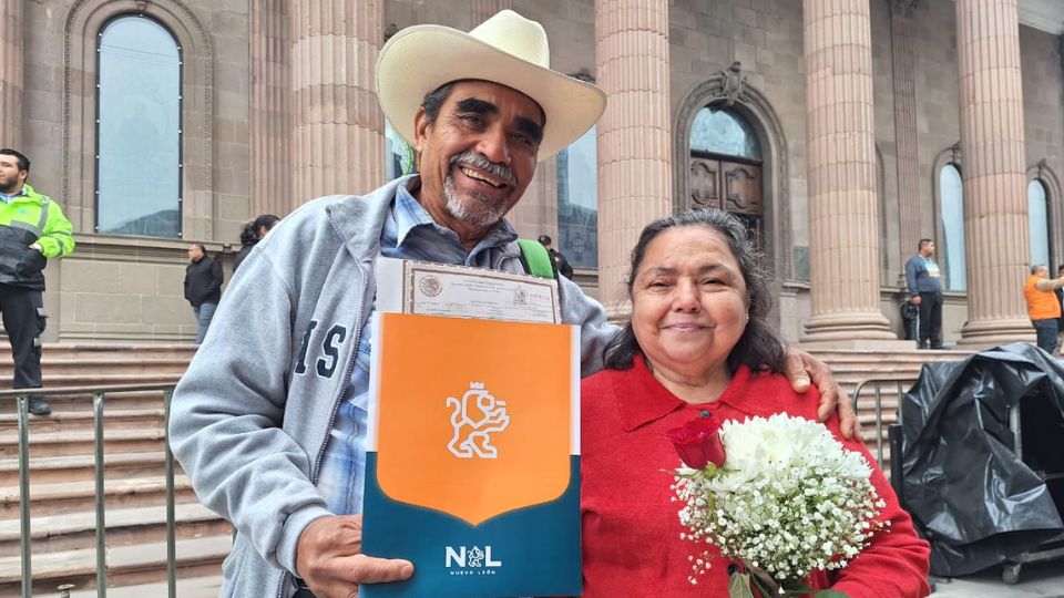 Pareja se da el 'sí' y concretan su matrimonio en Nuevo León durante evento de bodas colectivas