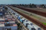 Exportaciones tardan hasta 8 horas en cruzar de México a EU tras medidas de Trump