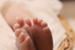 Muere bebé de 3 meses en Juárez, NL; su padre lo habría golpeado