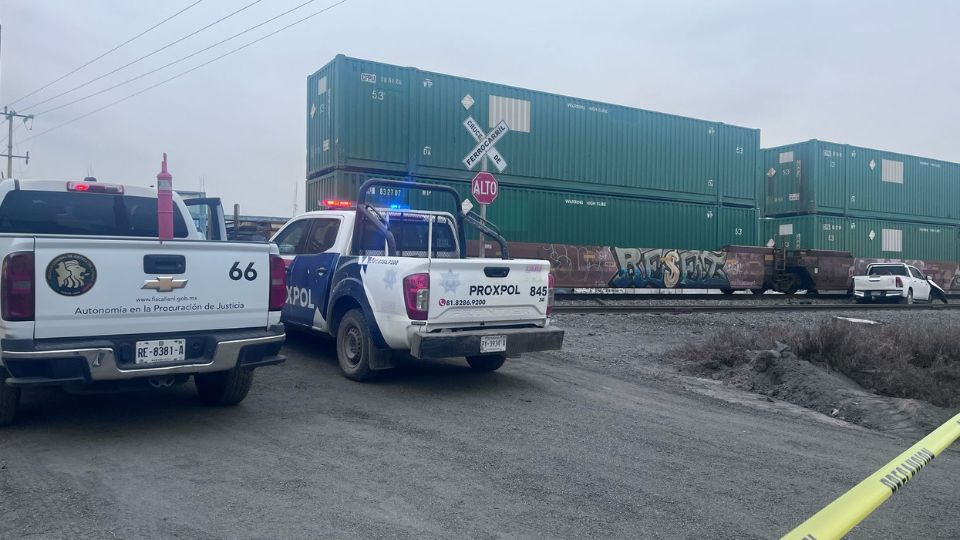 Tren impacta a camioneta en Escobedo; hay un muerto