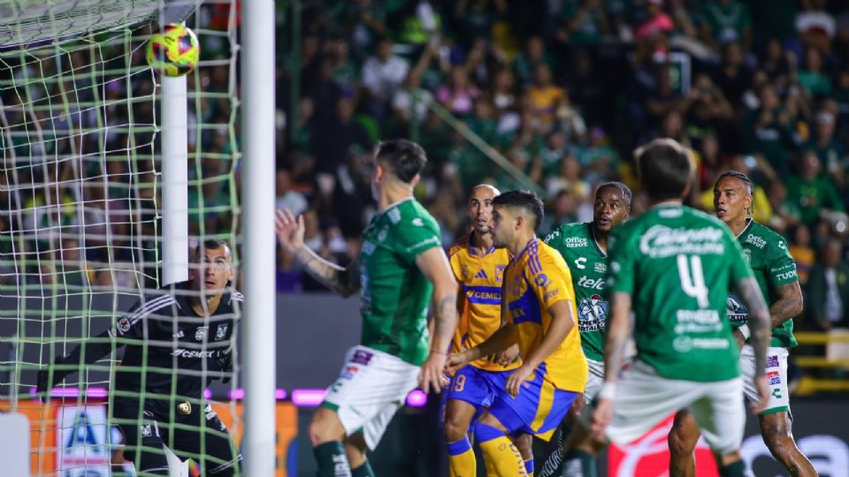 León y Tigres se enfrentan en partido de la Jornada 8 del Clausura 2025