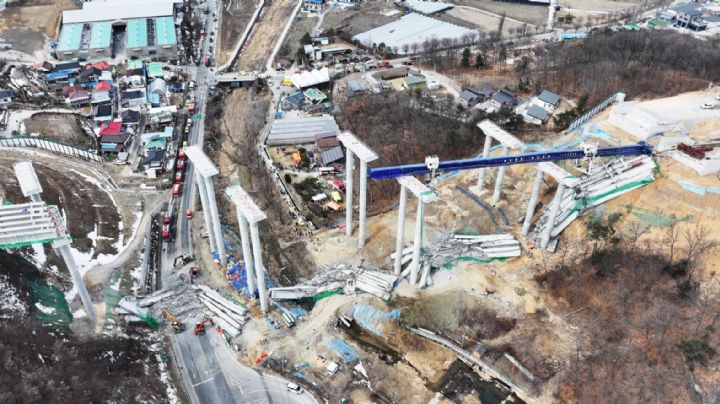 Mueren 4 trabajadores tras derrumbe de puente en Corea del Sur