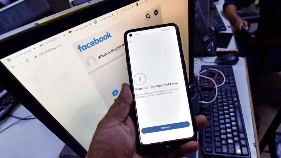 Facebook sufre caída mundial.