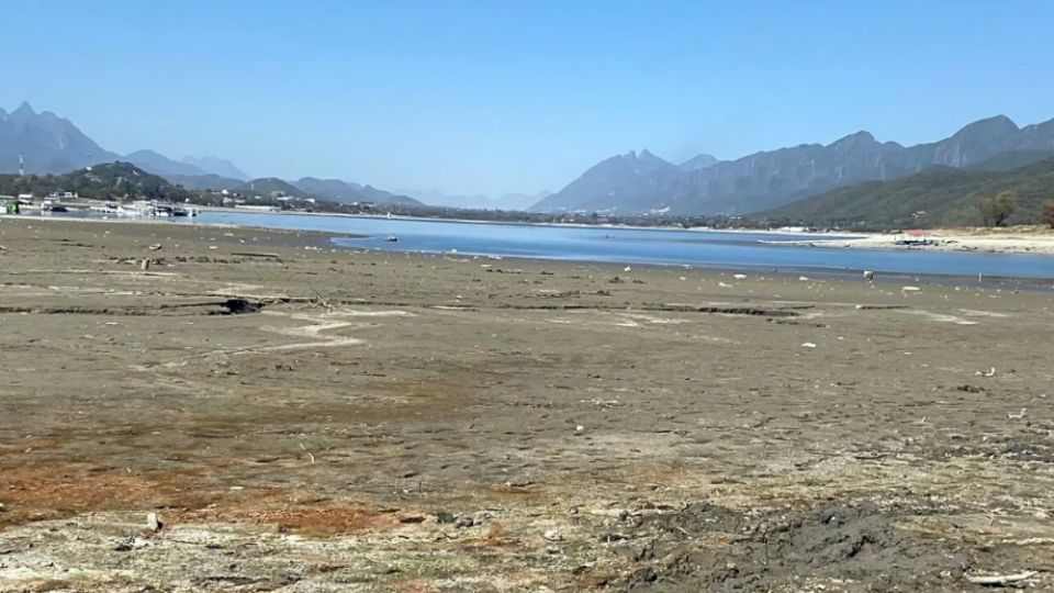 Campesinos exigen soluciones urgentes ante crisis de agua a Estado y AyD.
