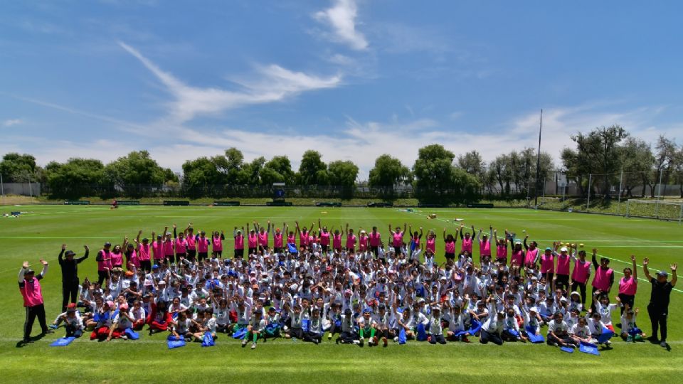 La FIFA y la SEP lanzan torneo de fútbol escolar para impulsar el deporte en México