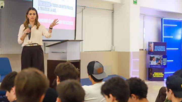 Lorena de la Garza invita a jóvenes a convertirse en factores de cambio