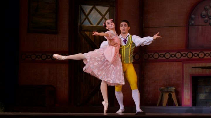 Ballet de Monterrey cautiva a regios con su primera función de 'La Fille Mal Gardée'