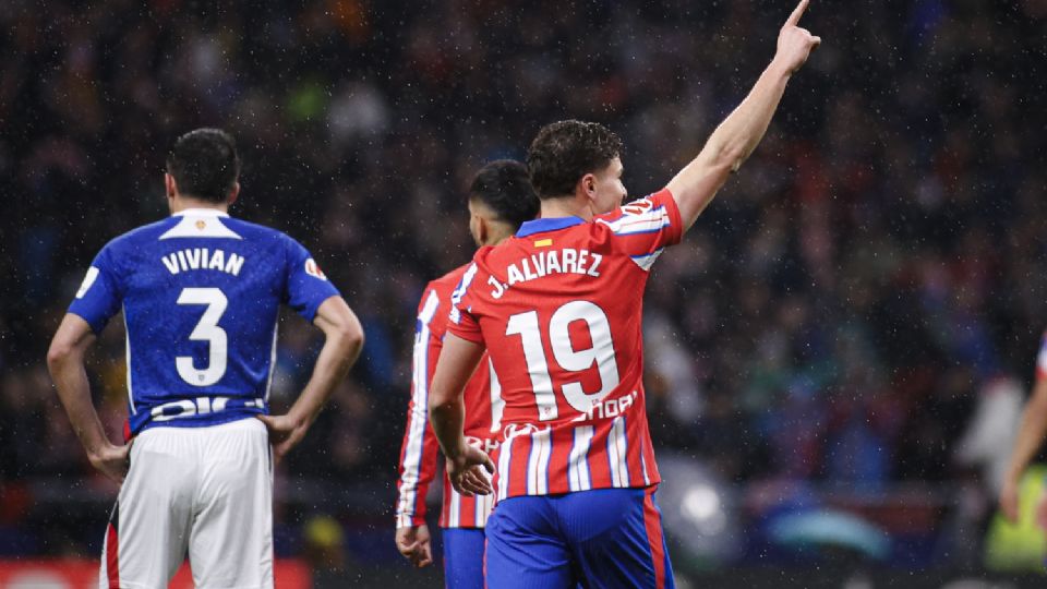 El gol de Julián Álvarez, su número 21, fue crucial para que el Atlético superara al Real Madrid en la clasificación.