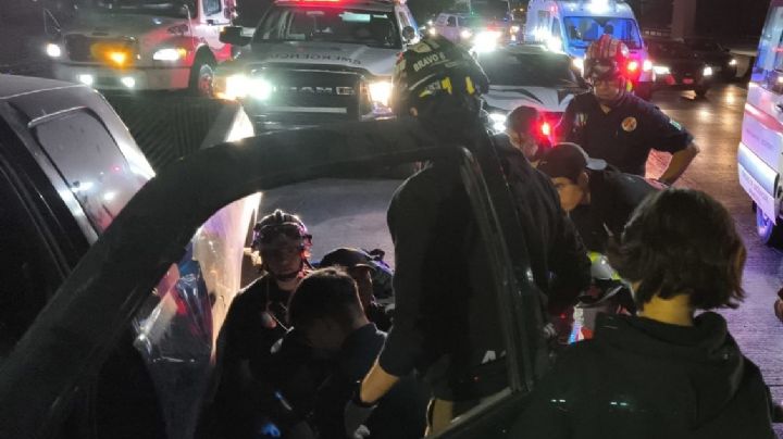 Muere hombre tras impactar su camioneta contra muro de puente en San Pedro