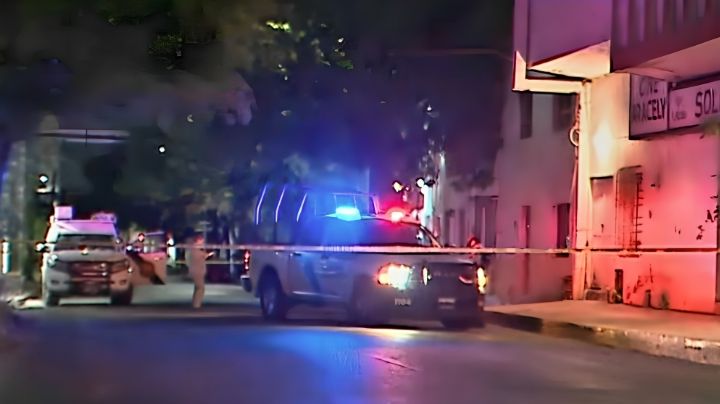Hallan sin vida a hombre frente al cine 'Aracely' en Monterrey