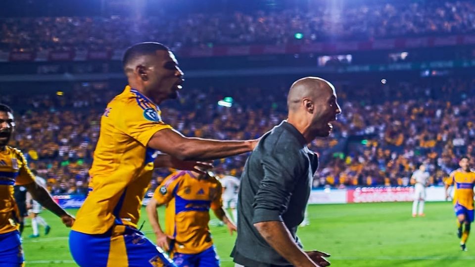 Guido Pizarro celebra el gol de Nicolás Ibáñez ante FC Cincinnati