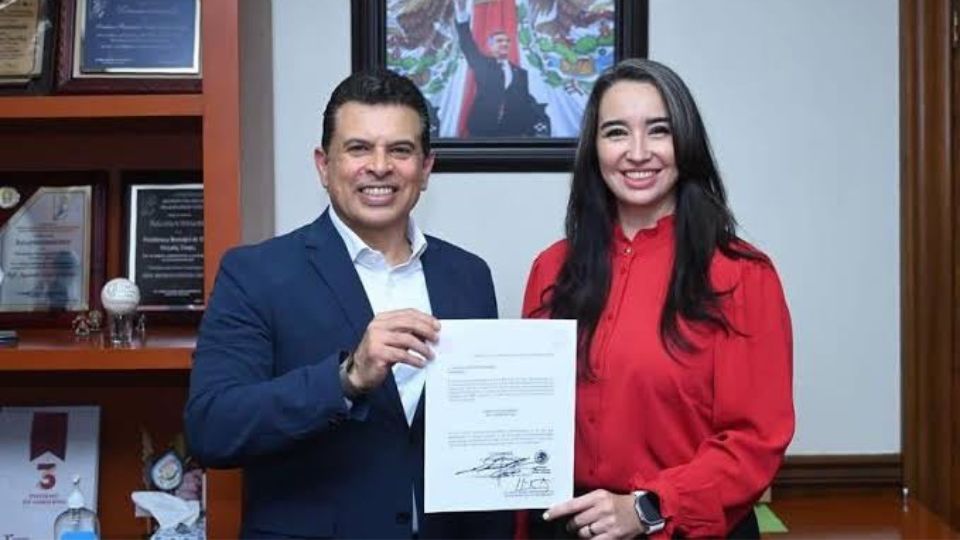 Alcalde Eduardo Gattás junto a la secretaria Cristina Mayela Lavín
