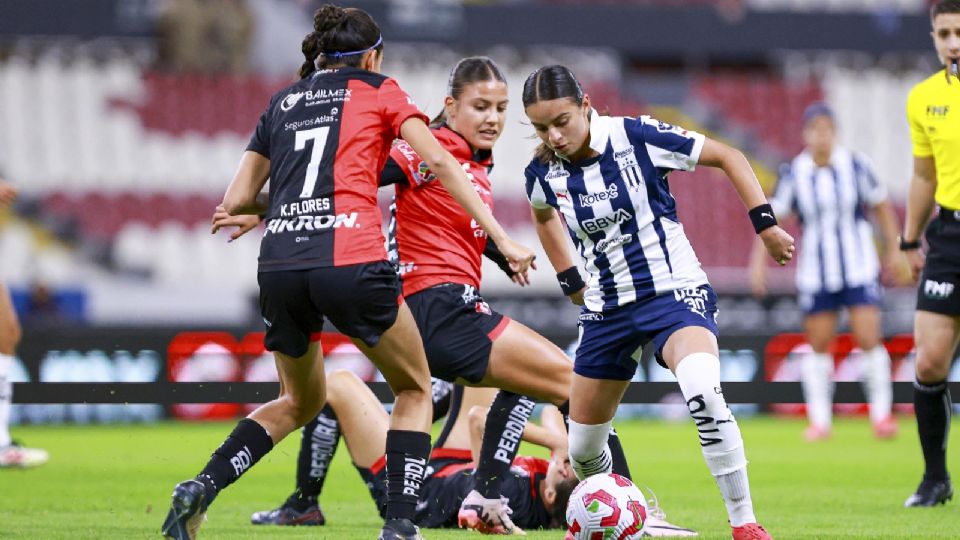 Alice Soto brilla, pero los errores defensivos y la falta de puntería marcan otro tropiezo albiazul.