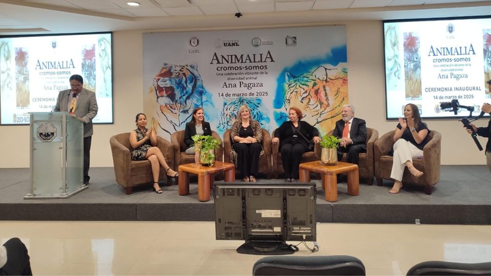 Inauguran la exposición de arte 'Animalia Cromo-Somos' en la UANL.
