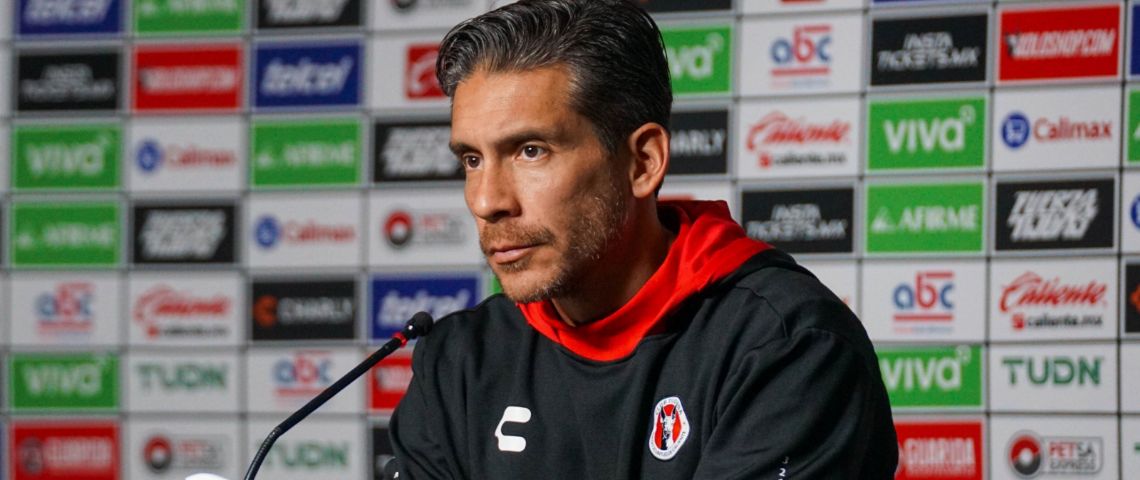 Cirilo Saucedo será técnico interino de Xolos; el ‘Loco’ Abreu llegará en el Apertura 2025