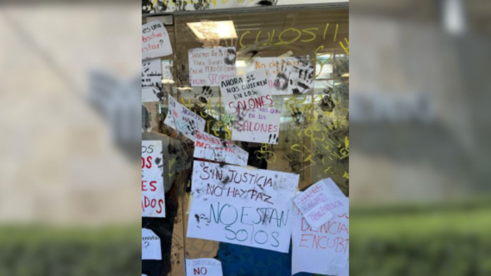 El presunto abuso ocurrió el pasado 12 de marzo al interior de uno de los baños, donde un grupo de cinco estudiantes cometió el supuesto abuso.