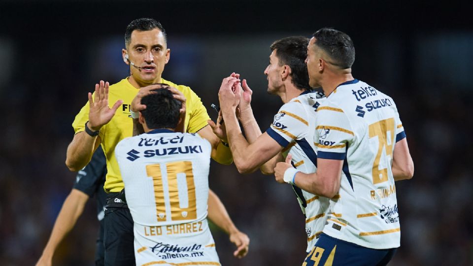 El equipo de Efraín Juárez se quejó del arbitraje en CU