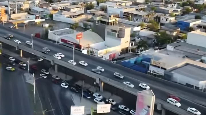 Colapsa vialidad en la avenida Ruiz Cortines tras ejecución de policía