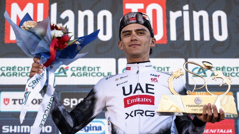 Con 21 años, Isaac del Toro se consagra campeón en Italia gracias a un ataque decisivo en Superga.