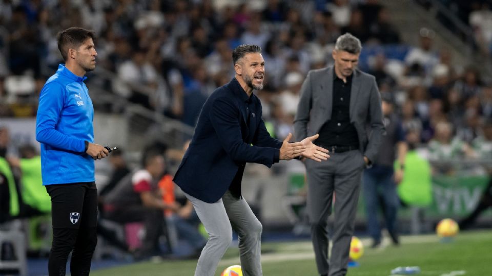 El técnico argentino destaca el liderazgo de Sergio Ramos y el papel de Sergio Canales en el equipo.