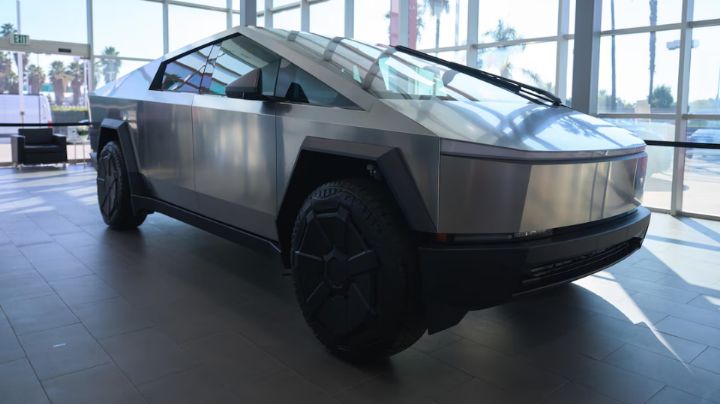 Tesla revisará a más de 46 mil Cybertruck por paneles defectuosos