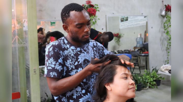 Migrantes en México trabajan en la informalidad tras abandonar meta de llegar a EU