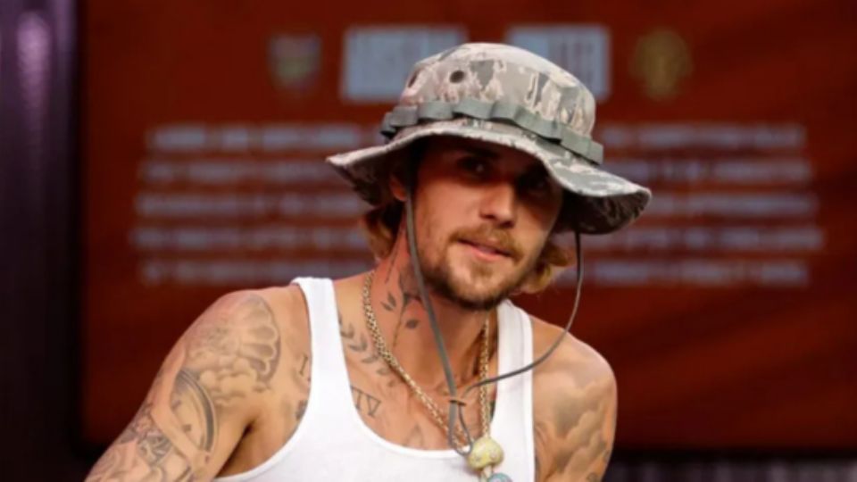En una publicación de Instagram, Justin Bieber expresó su intención de crecer personalmente y manejar mejor sus reacciones emocionales.