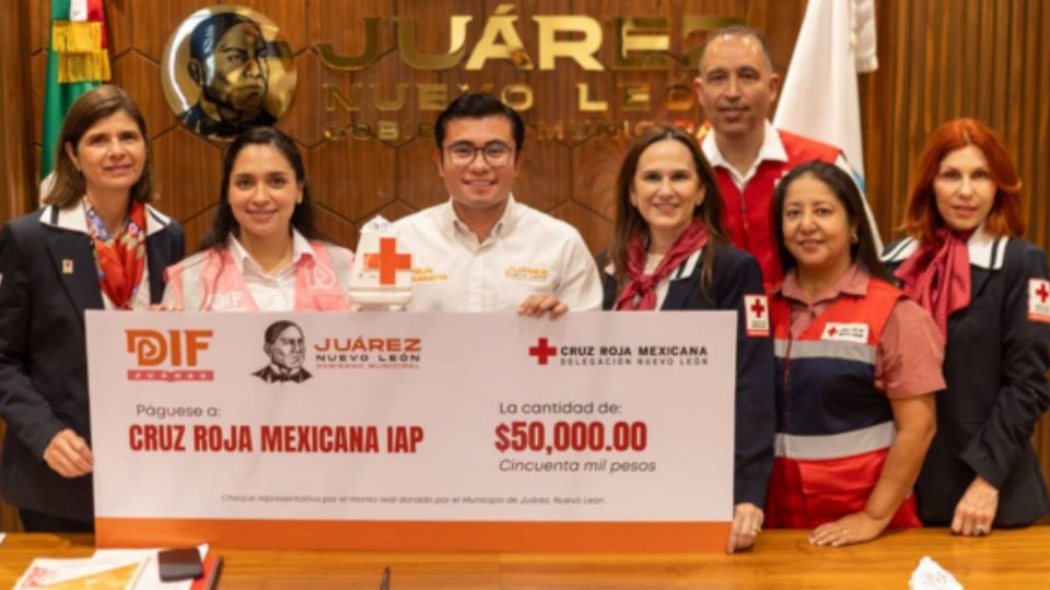 Donativo del municipio de Juárez a la Cruz Roja.