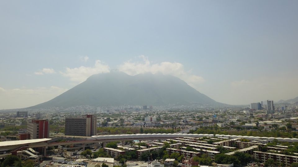 Bruma en la ciudad de Monterrey