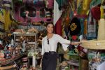 Pilar Rubio presume su visita a Monterrey paseando por el Mercado Juárez