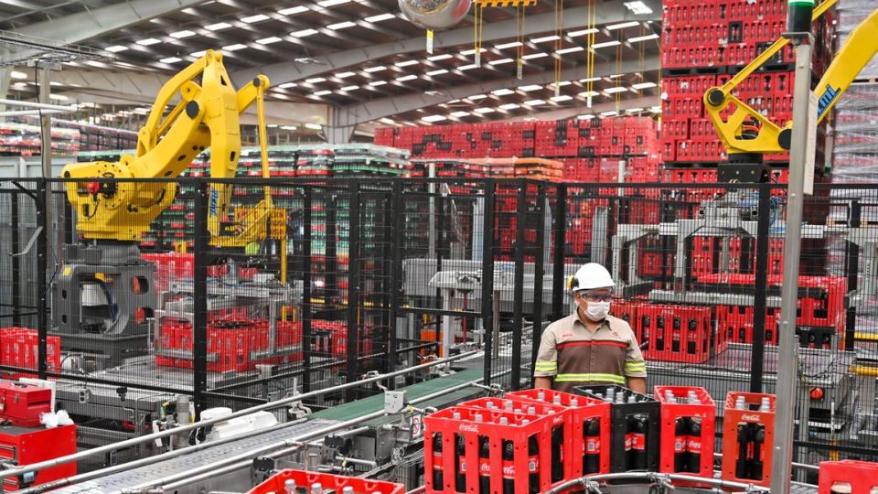 Trabajos al interior de la empresa Arca Continental