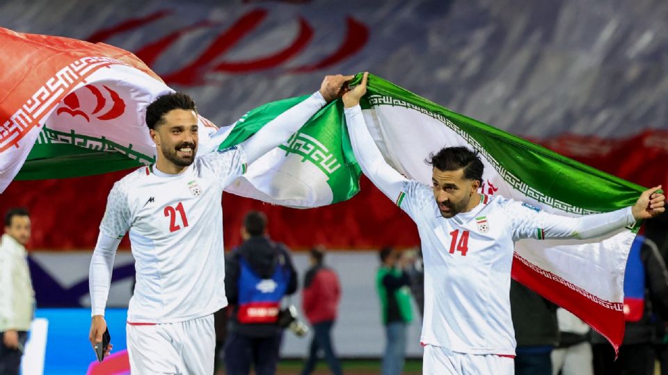 El doblete de Mehdi Taremi impulsa a Irán como la tercera selección clasificada para el Mundial