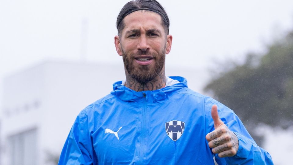 El defensa de Rayados responde a las acusaciones y aclara su situación