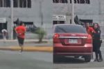 Video: Captan a hombre esposado intentando escapar de la policía en Apodaca