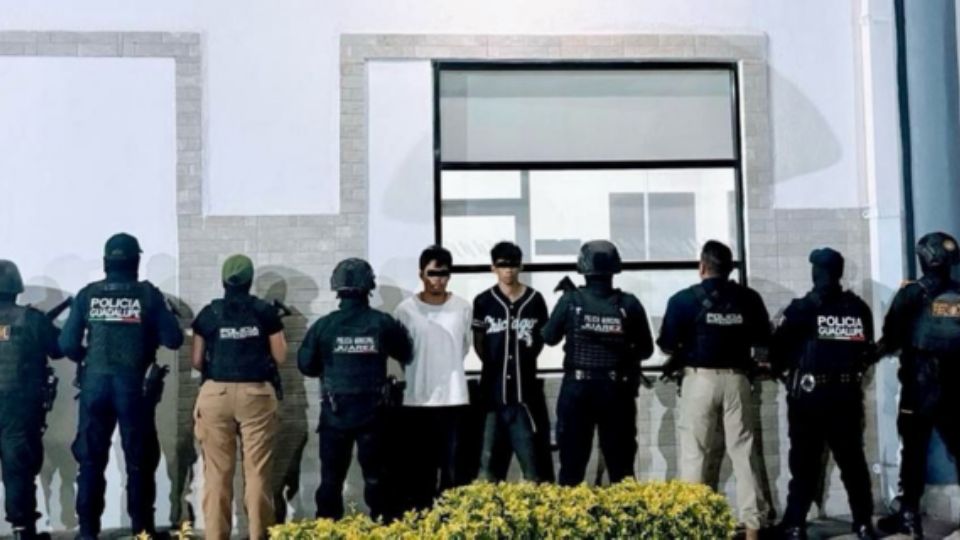 Detenidos.