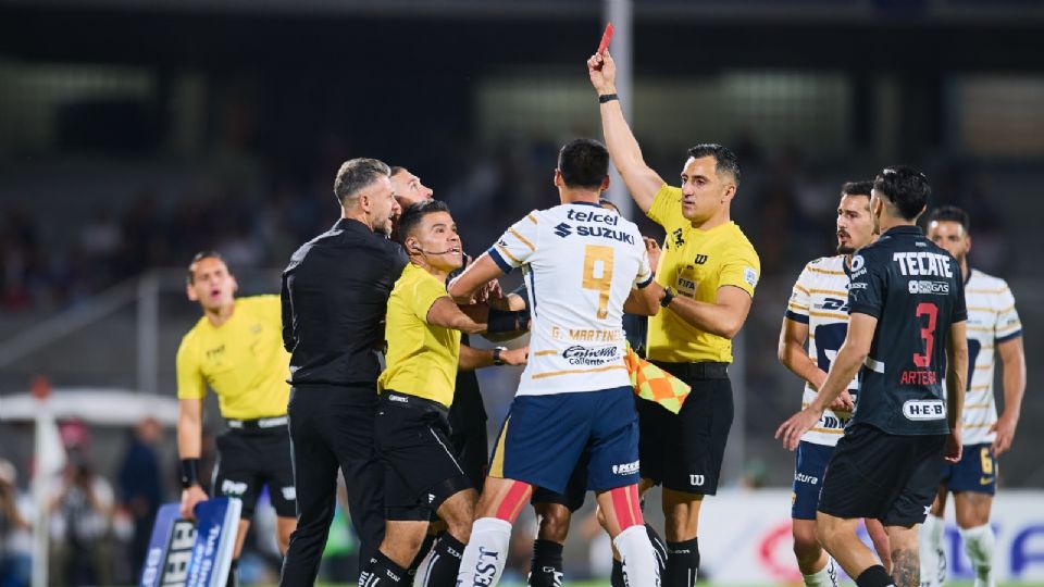 La Comisión de Árbitros toma medidas tras los errores en el Pumas vs Rayados
