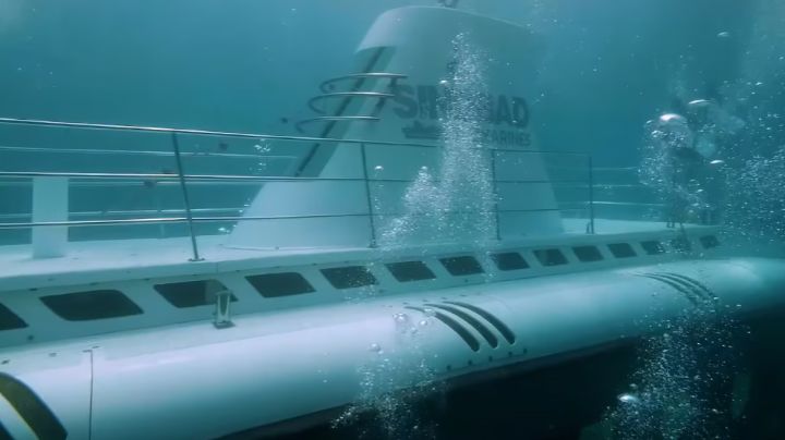 Mueren al menos 6 personas al hundirse un submarino lleno de turistas en el Mar Rojo