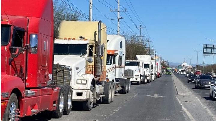 Transportistas protestarán contra restricciones de circulación en Monterrey