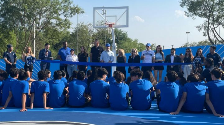 Mavericks de Dallas inauguran cancha de basquetbol en Monterrey