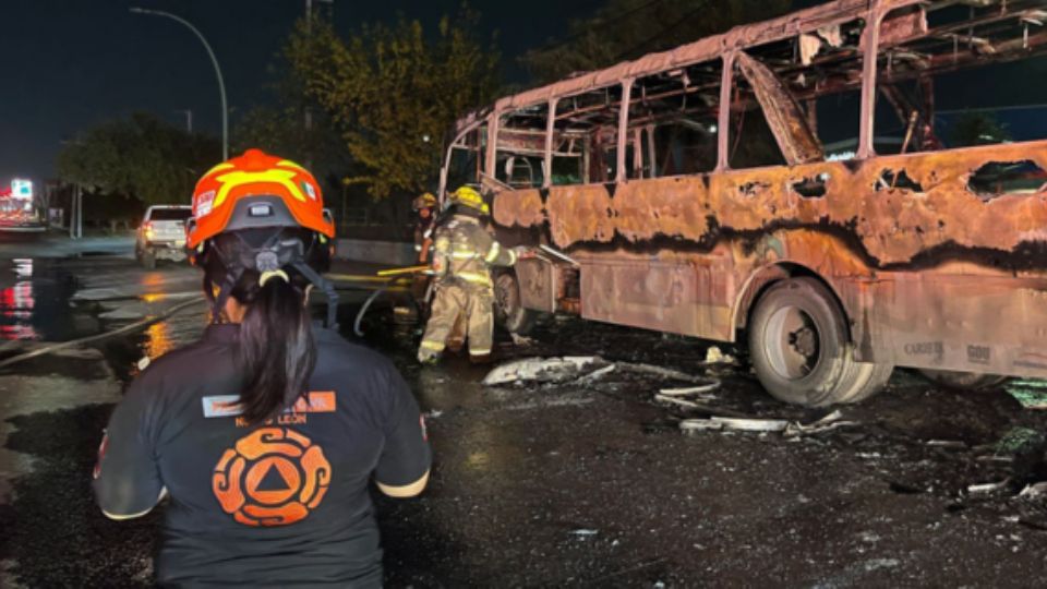 Al arribo de los cuerpos de emergencia, se confirmó que el fuego se originó en la parte trasera de la unidad de la ruta urbana 38, la cual circulaba sin pasajeros