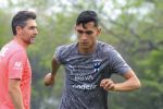 Rayados entrena bajo resguardo policial tras derrota ante Xolos