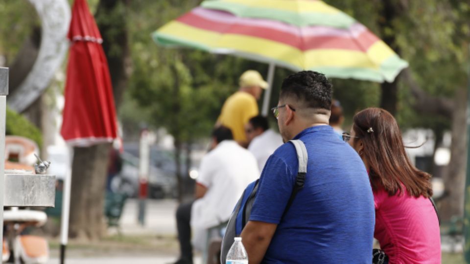 Personas frente a las altas temperaturas.