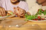 ¿Qué platillos saludables son ideales para el consumo de niños durante el recreo escolar?